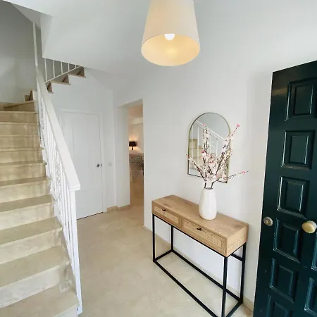 Holiday home Escape To Serenity - 3 Bedroom Townhouse By The Sea! *