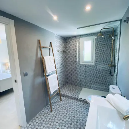 Hébergement de vacances Escape To Serenity - 3 Bedroom Townhouse By The Sea! Marbellac