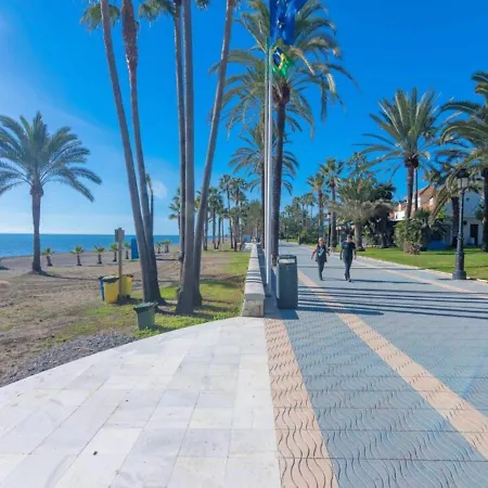 Escape To Serenity - 3 Bedroom Townhouse By The Sea! Vakantiehuis Marbella