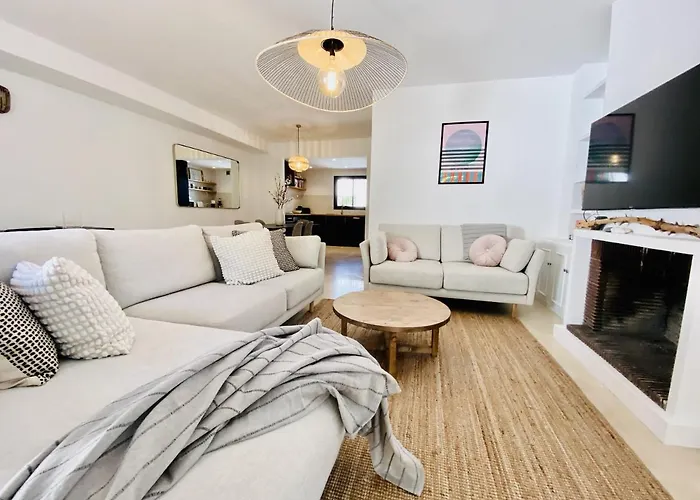 Escape To Serenity - 3 Bedroom Townhouse By The Sea! * Marbella