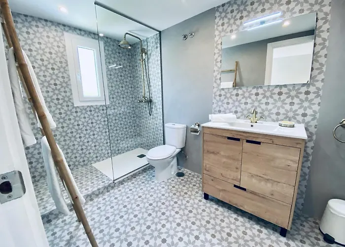 Escape To Serenity - 3 Bedroom Townhouse By The Sea! Marbella