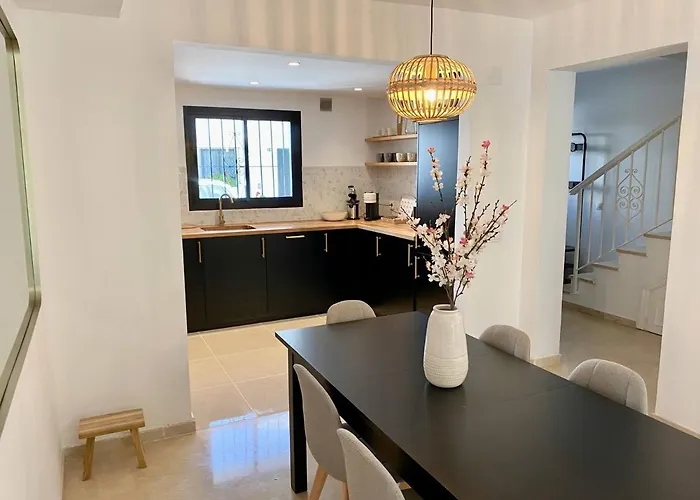 Escape To Serenity - 3 Bedroom Townhouse By The Sea! Tatil Evi