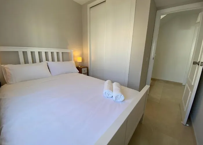 Escape To Serenity - 3 Bedroom Townhouse By The Sea! *