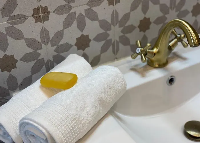 Tatil Evi Escape To Serenity - 3 Bedroom Townhouse By The Sea! Marbella