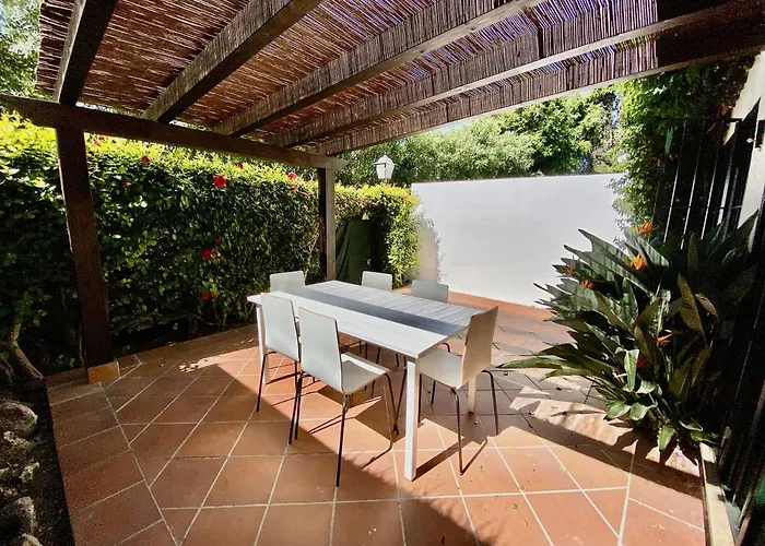 Escape To Serenity - 3 Bedroom Townhouse By The Sea!