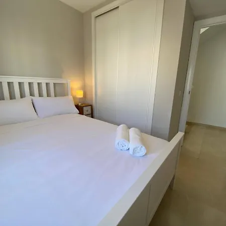 Escape To Serenity - 3 Bedroom Townhouse By The Sea! *