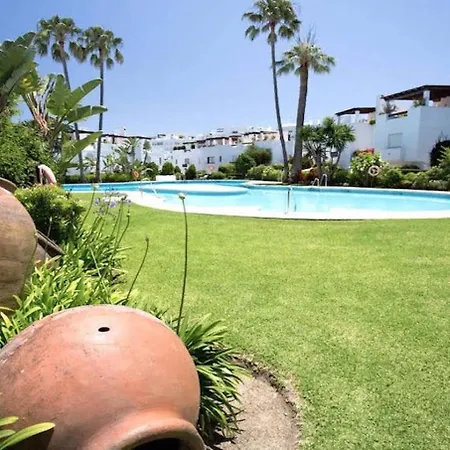 Escape To Serenity - 3 Bedroom Townhouse By The Sea! *